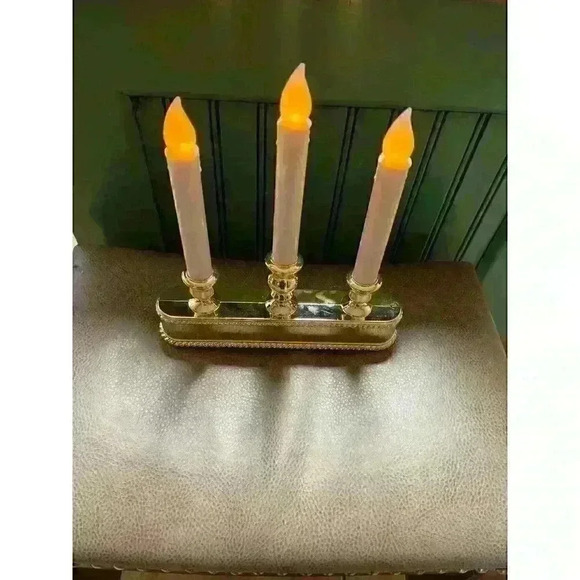3  light LED window candelabra battery operated - Picture 2 of 3